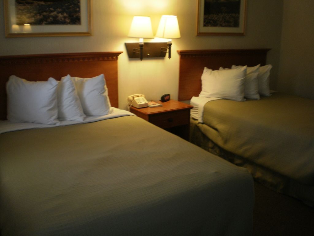 Magnuson Hotel Ely Δωμάτιο φωτογραφία